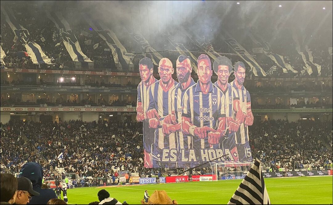 Así fue el recibimiento que los aficionados del BBVA dieron a los jugadores de Rayados. FOTO: Nicolás Schiller Solti / EL UNIVERSAL