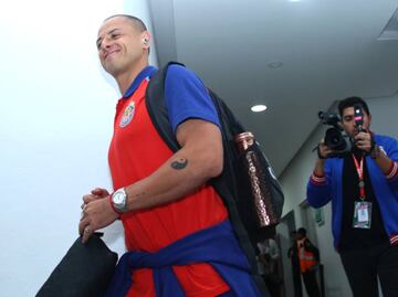 ¿Los dejó plantados? Chicharito Hernández no llegará junto al resto de jugadores de Chivas por atender otro evento