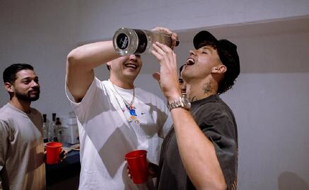 Igor Lichnovsky fue captado bebiendo tequila durante el triunfo de América ante las Chivas