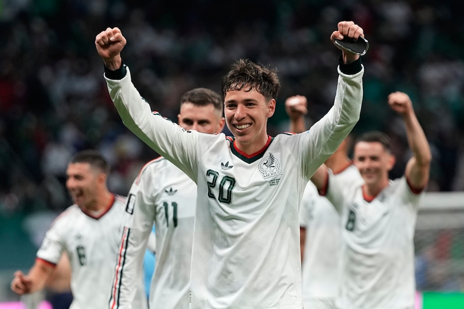 Mateo Chávez con la Selección Mexicana, durante la tercera fecha de la Fase de Grupos del Mundial de 2026 - Foto: AP