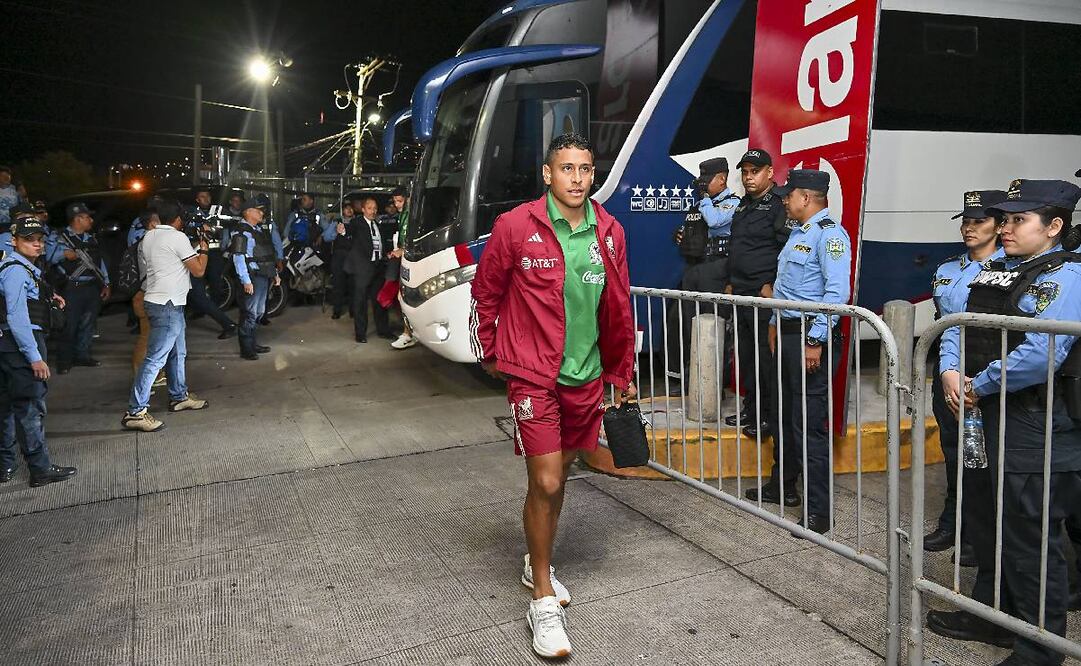 Un ambiente hostil recibió a la Selección Mexicana en Tegucigalpa. Foto: Imago7