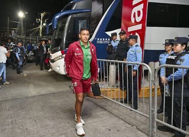 La Selección Mexicana fue recibida por los hondureños en un ambiente hostil