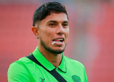 Carlos Salcedo manda mensaje ante su posible llegada con Rayados; el defensor tiene un pasado por Tigres y Cruz Azul