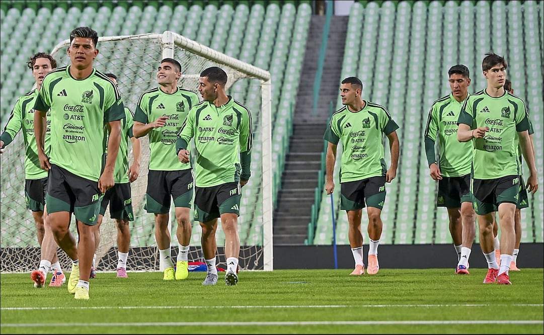Jugadores de la Selección Mexicana realizan una práctica previo a un duelo amistoso en el TSM Corona. FOTO: Imago7