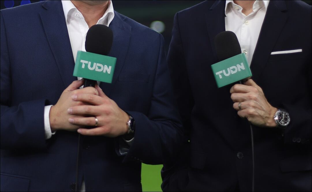 TUDN fue tundido por hacer 'bullying' a una niña en el partido Pumas vs Chivas. FOTO: Imago7