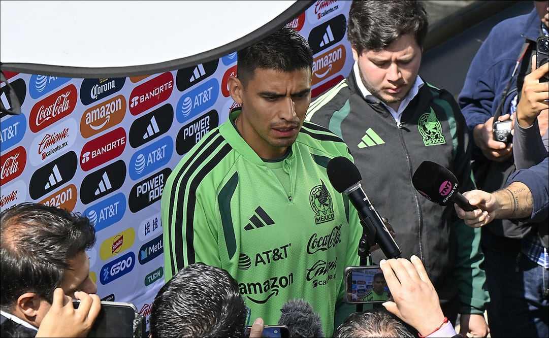 Guillermo Martínez, en zona mixta del Centro de Alto Rendimiento, previo al partido de preparación frente a Portugal. FOTO: Imago7