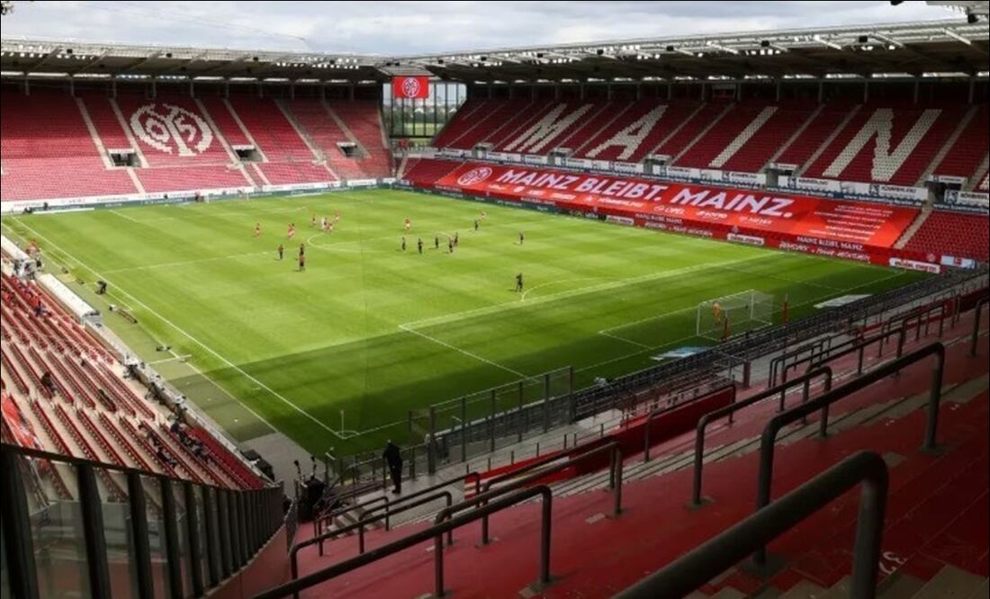 Vista panorámica al interior del Mewa Arena, casa del equipo Mainz 05 de la Bundesliga. FOTO: Especial
