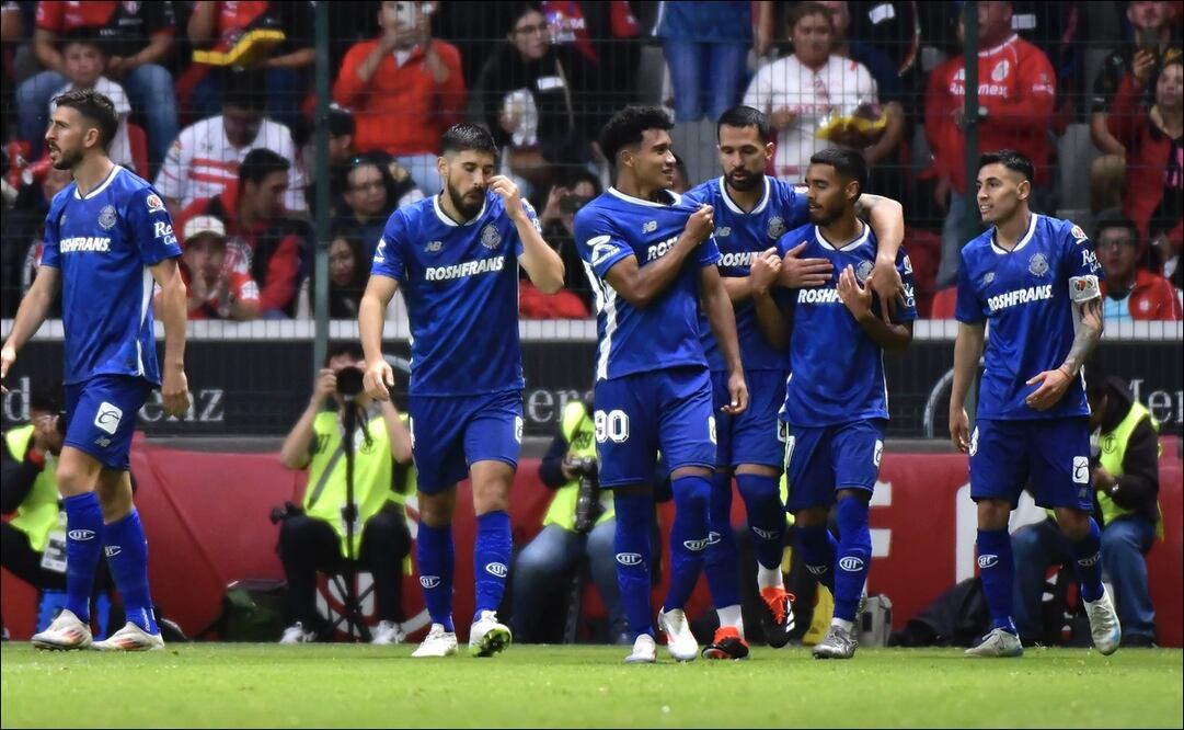 Jugadores del Toluca festejan uno de los cuatro goles marcados al Atlas. FOTO: Imago7