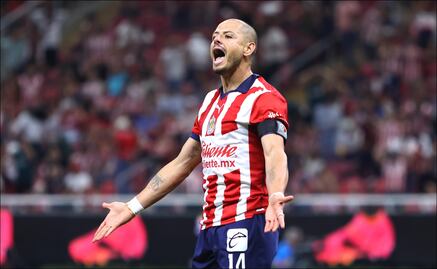 ¡Brilló por 'ausencia'! Chicharito fue el jugador de Chivas que menos tocó la pelota ante Toluca