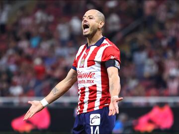¡Brilló por 'ausencia'! Chicharito fue el jugador de Chivas que menos tocó la pelota ante Toluca