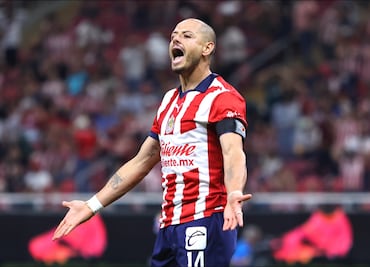 ¡Brilló por 'ausencia'! Chicharito fue el jugador de Chivas que menos tocó la pelota ante Toluca