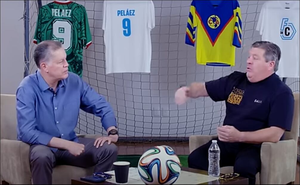 Ricardo Peláez y Miguel Herrera charlan en el podcast 'Futbol de Cabeza'. FOTO Captura