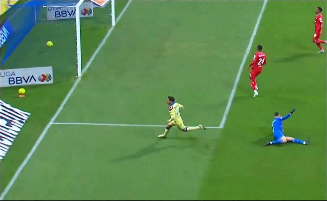 Diego Valdés anota el primer gol del América ante Toluca. FOTO: Captura