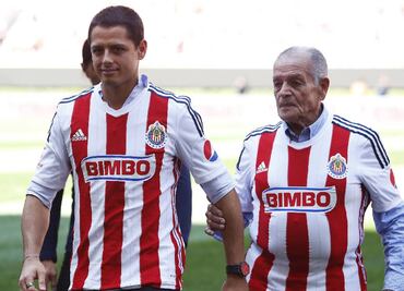 Chicharito Hernández dio una nueva pista de su posible fichaje con las Chivas