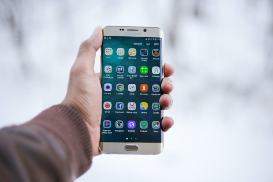 Google Play elimina 9 apps que robaban las contraseñas de Facebook