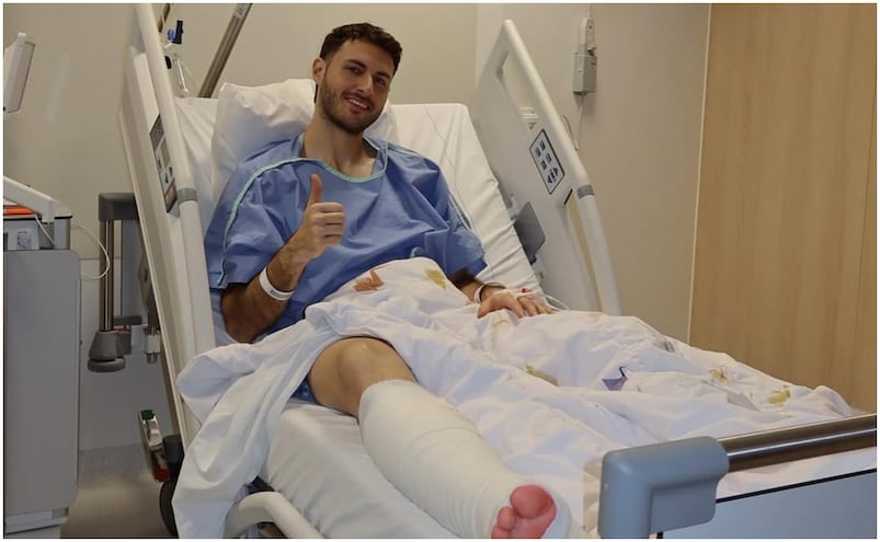 Santiago Giménez manda mensaje tras salir de la operación de tobillo ¿Estará listo para el Mundial?