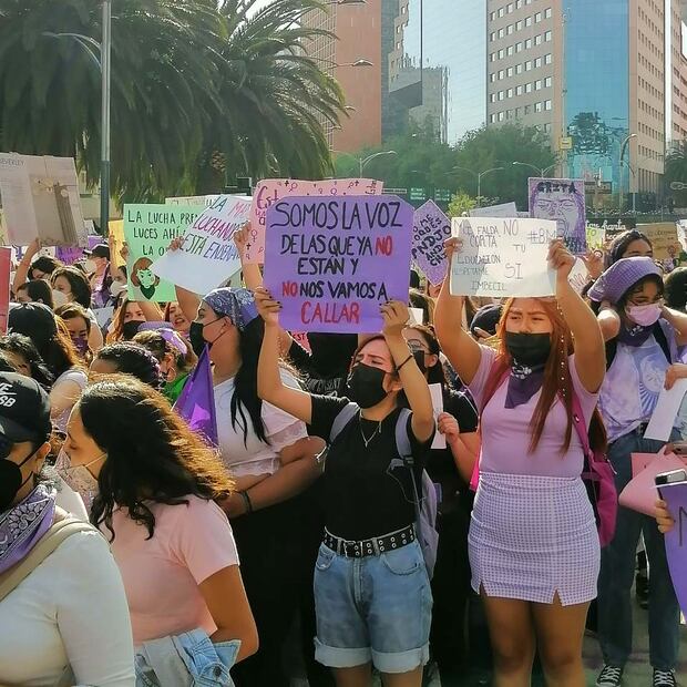 Marcha 8M: Las fotos, los mensajes y las mujeres que luchan por justicia