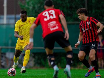 Julián Quiñones respondió con albur a un aficionado que se quiso burlar de él