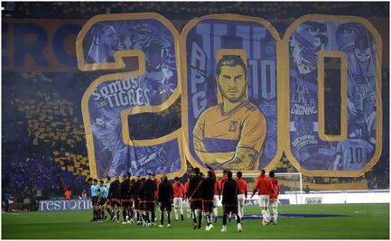 André-Pierre Gignac es recibido con impresionante tifo por sus 200 goles con Tigres