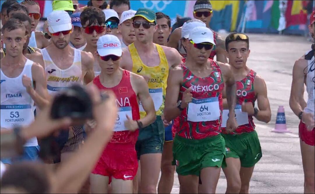 José Luis Doctor durante su participación en la marcha varonil de París 2024. FOTO: Captura