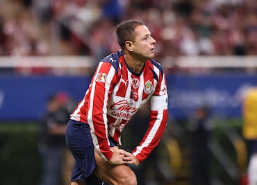 VIDEO: Chicharito Hernández falla clara oportunidad de gol ante Toluca y en las redes sociales lo acaban
