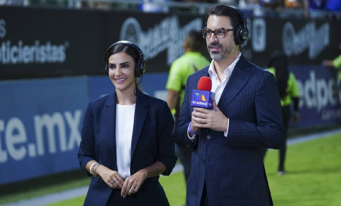 Álvaro López Sordo mostró cómo quedó su traje luego de la tormenta de arena en Juárez. Foto: Imago7