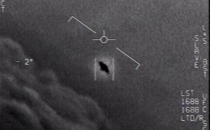 El Pentágono publicó tres videos REALES de avistamientos OVNIS