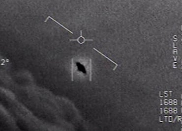 El Pentágono publicó tres videos REALES de avistamientos OVNIS