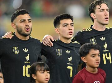 Gilberto Mora jugaría tres Mundiales en menos de un año con la Selección Mexicana