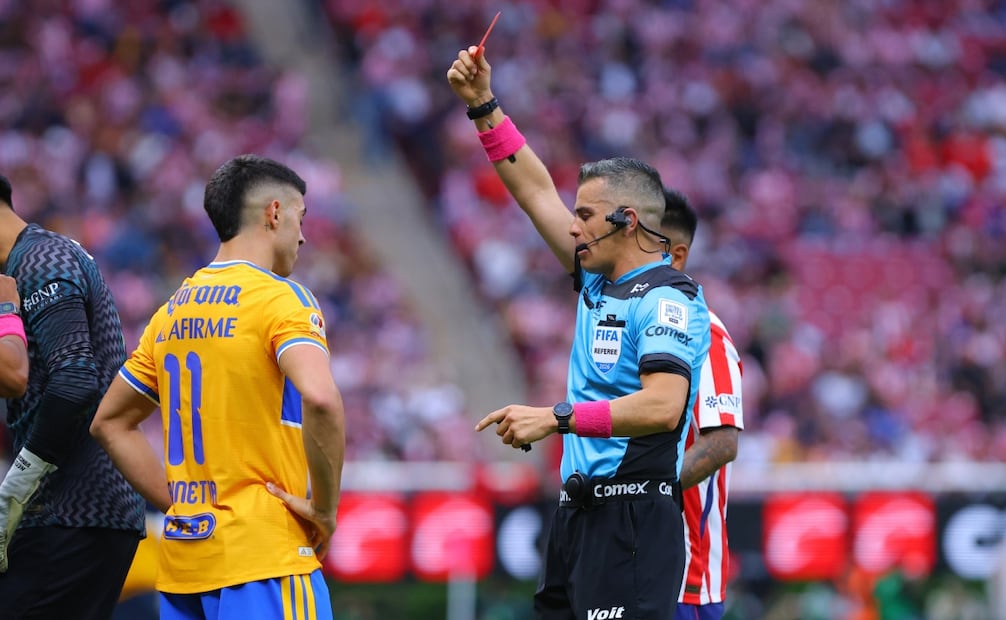 Juan Brunetta salió expulsado del encuentro ante Guadalajara en el minuto 45 de la primera parte / Foto: Imago7