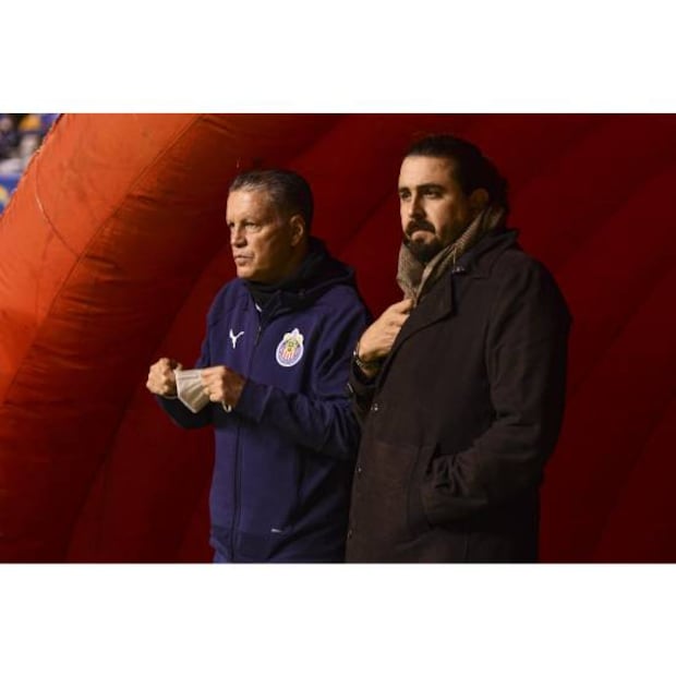 Ricardo Peláez quiso defender a Amaury Vergara, debido a que trabajaron juntos en Chivas. Foto: Imago7