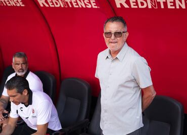 Juan Carlos Osorio revienta a joven futbolista que debutó con Xolos