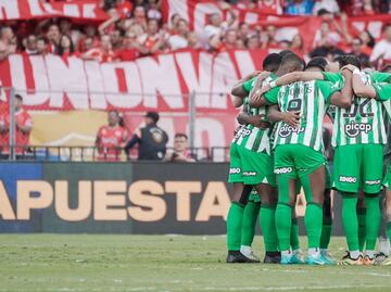 Atlético Nacional empata con Tolima; el doblete de Efraín Juárez queda en suspenso