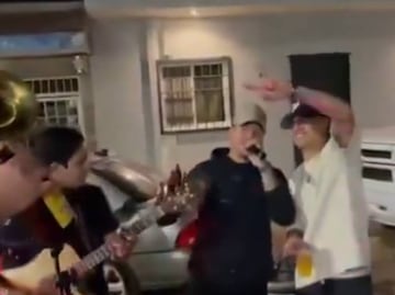 ¿Chicote Calderón tuvo su primera indisciplina en América? Fue captado bebiendo y cantando corridos