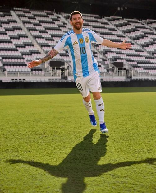 Todo lo que necesitas saber sobre Lionel Messi y el evento deportivo del año. Fuente: Instagram @footy_headlines