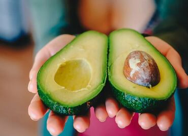 Los otros beneficios del aguacate: Ayuda a redistribuir la grasa del vientre