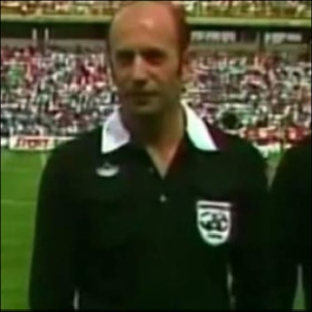 El árbitro soviético Miroslav Stupar fue castigo por la FIFA. FOTO: ESPECIAL