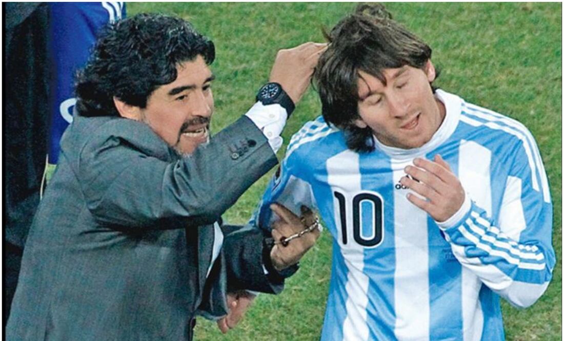Maradona y Messi en el Mundial de Sudáfrica 2010 Foto: Especial