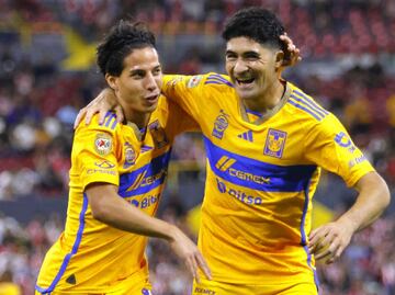 ¡Hizo que olvidaran a Gignac! Nico Ibáñez lleva dos goles en la visita de Tigres a Chivas