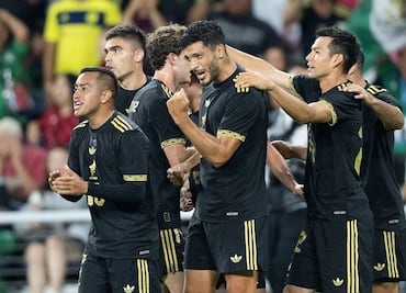 Raúl Jiménez está a nueve goles de romper marca de Chicharito como máximo 'killer' de México