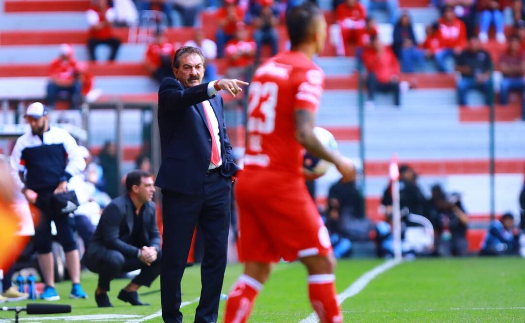 La Volpe contó que padres de familia le decían que entrenadores pedían dinero para que sus hijos jugaran.  Foto: Imago7.