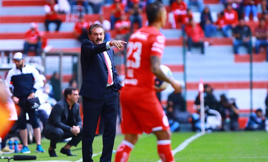 La Volpe contó que padres de familia le decían que entrenadores pedían dinero para que sus hijos jugaran.  Foto: Imago7.