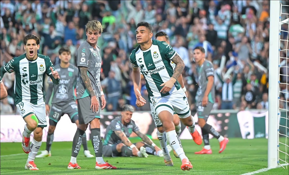 Anderson Santamaría celebra el gol del triunfo de Santos ante León. FOTO: Imago7