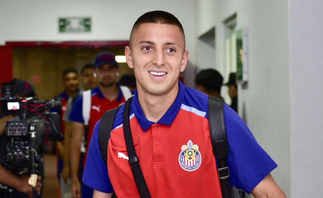 Roberto 'Piojo' Alvarado llegando al Estadio Akron con Chivas / FOTO: Imago7