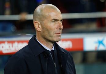 Zinedine Zidane sería el nuevo entrenador de Edson Álvarez en el Fenerbahce