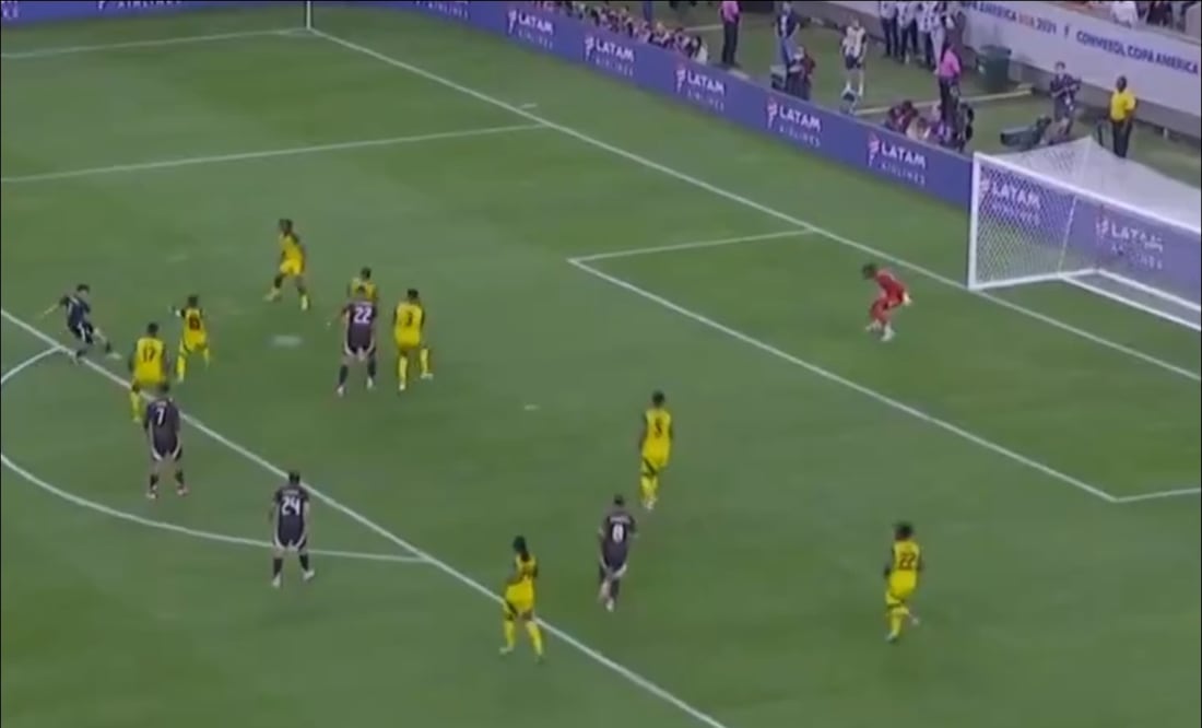 Gerardo Arteaga rompió la red de Jamaica al minuto 69. FOTO: Captura