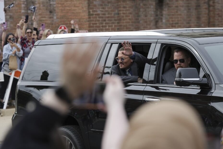 Fotos: Las muestras de cariño a Johnny Depp de sus fans durante el juicio contra Amber Heard