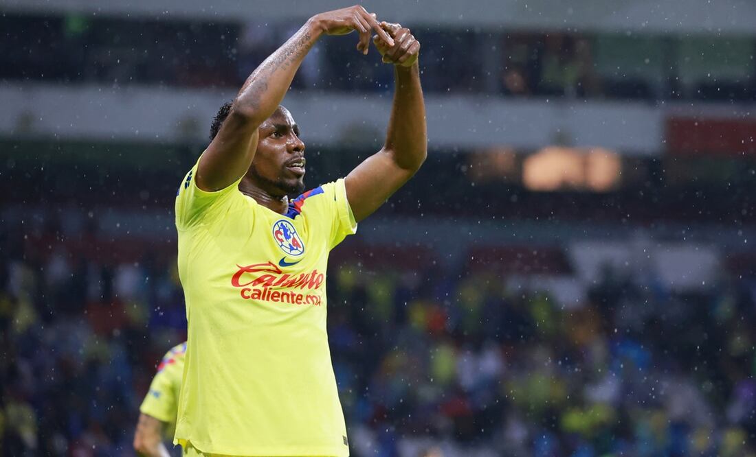 Julián Quiñones en partido con el América - Foto: Imago7