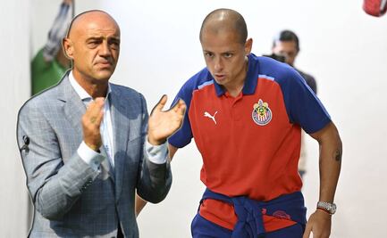 Chelís reventó al Chicharito Hernández por su actitud de divo en Chivas: 'No le interesa ser el líder'