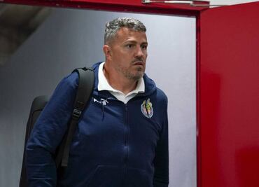 Liga MX nominó al técnico de Chivas, Óscar García, a mejor entrenador del mes y genera críticas